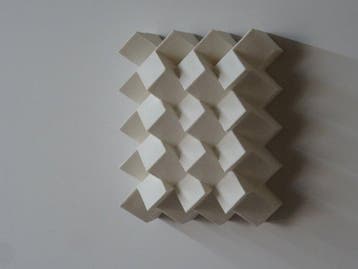 Hans Meeuwsen - 2026 - 75 wit minimalistisch wandrelief