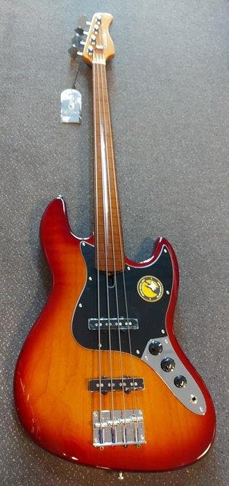 Sire Marcus Miller - V5 TS Fretless Tobacco Sunburst - -, Muziek en Instrumenten, Nieuw