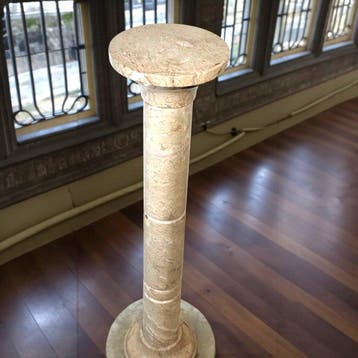 Style Néoclassique Colonne - XXe siècle
