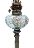 Belle lampe pétrole Colonne en marbre et piètement en bronze