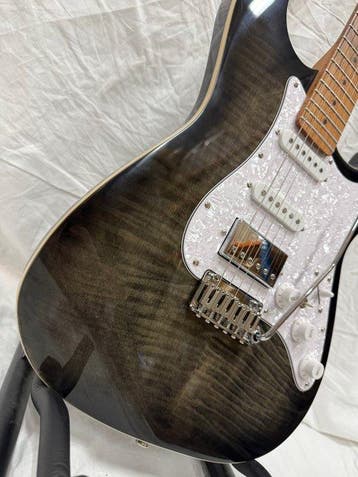 Lintage Guitars - STY-02-BB (Super Strat, Coil-split) - -, Musique & Instruments