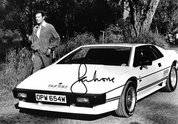 Roger Moore - Autographed Photo For Your Eyes Only James, Nieuw
