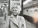 Sam Shaw - Marilyn Monroe alla Grand Central, Antiquités & Art