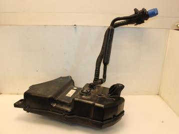 Adblue tank Volkswagen Touran O82590