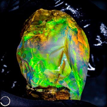 Natuurlijke Crystal Opal – Levend kleurenspel – gecreëerd, Collections