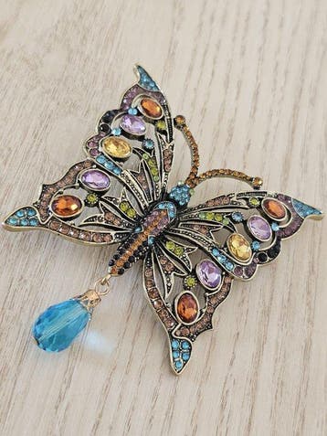 Broche papillon vintage en métal doré ornée de cristaux, Antiek en Kunst