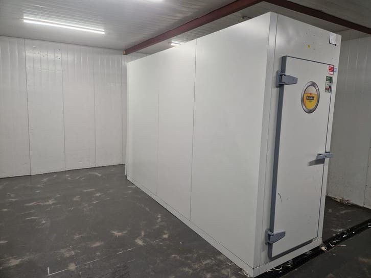Koelcel 106 x 316 x 226 cm, Zakelijke goederen, Horeca | Keukenapparatuur, Gebruikt, Koelen en Vriezen