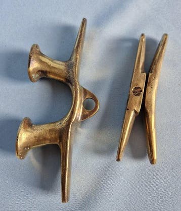 Équipement et accessoires de bateaux (2) - kikkers - Laiton