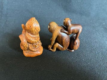 Netsuke (2) - Bois de buis - Serpent du zodiaque et parent, Antiquités & Art