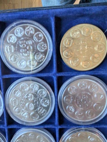 France. Coffret de 24 médailles (Ecu, Euro, Débarquement)