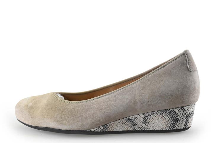 Hassia Instappers in maat 37 Beige, Kleding | Dames, Schoenen, Beige, Zo goed als nieuw, Instappers, Verzenden