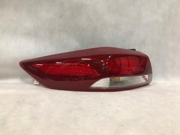 Hyundai Elantra VI 16-19 linker achterlicht origineel 92401-, Verzenden