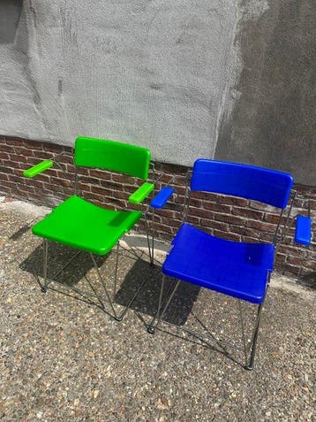 Lexis - Andries Van Onck - Stoel (2) - v-line - Plastic,