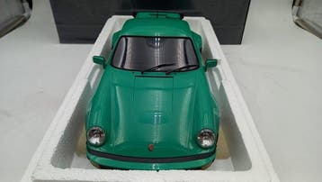 Minichamps 1:18 - Voiture miniature - Porsche 911 turbo 1977, Nieuw