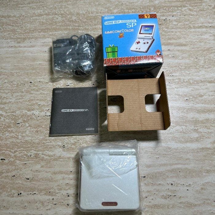 - Gameboy Advance SP - Nintendo Game Boy Advance SP, Games en Spelcomputers, Spelcomputers | Overige Accessoires