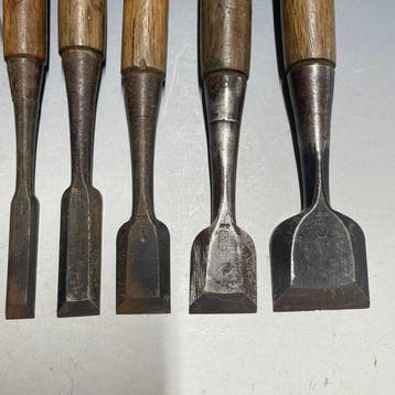 Tataki Oire Nomi, Toishi | Bench Chisels w/Whetstone, Roll