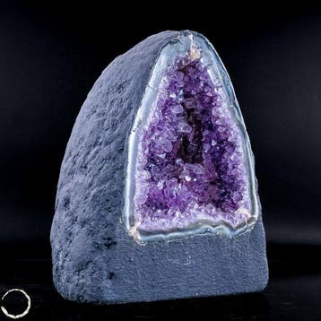 Natuurlijke amethistdruse – indrukwekkend natuurkunstwerk