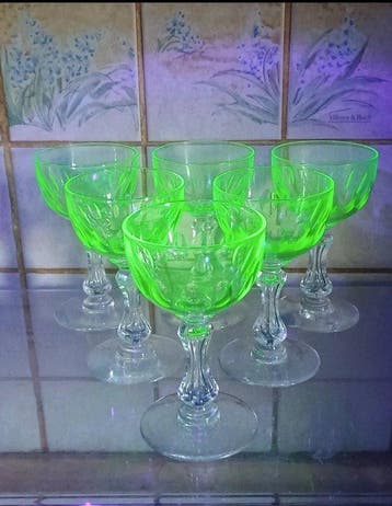 Val Saint Lambert Ouraline (uranium) - Verre à vin (6) -, Antiquités & Art