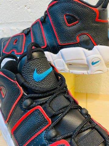 Nike - Uptempo Black Red Bred P38,5 - Sneakers - Maat: EU
