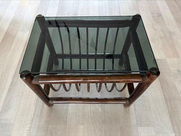 Bijzettafel - rotan/rookglas - rotan bijzet/lectuurtafel