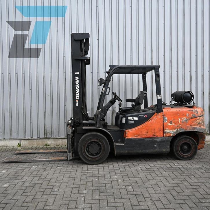 Doosan G55C-5 LPG Heftruck, Articles professionnels, Machines & Construction | Chariots élévateurs & Transport interne
