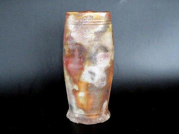 Vaas - Bizen-aardewerk Ichiyo-Kiln Bloemenvaas door Takaaki