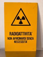 Groot Italiaans industrieel stralingswaarschuwingsbord –, Antiek en Kunst