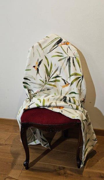 300x280 cm! Exclusieve bloemmotiefstof met kolibrie -