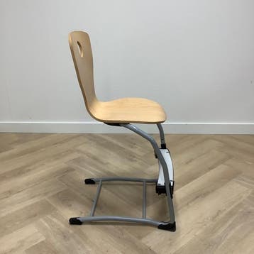 schoolstoel / leerlingstoel met voetenplank, VS Level76-LuPo, Huis en Inrichting, Gebruikt, Grijs, Hout, Eén