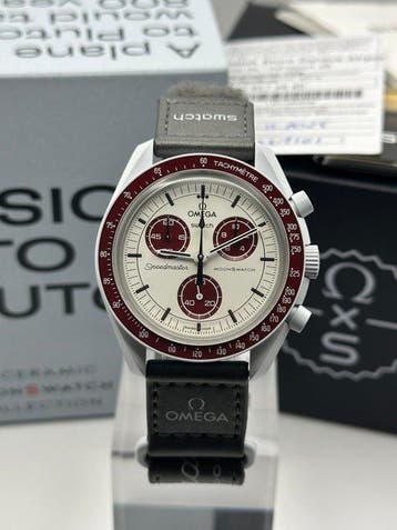 Omega x Swatch - MoonSwatch - Mission to Pluto - Sans prix, Bijoux, Sacs & Beauté