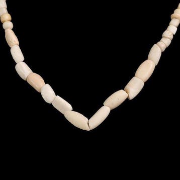 West-Aziatisch Witte hardsteen en schelp Kralenketting