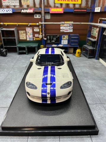 GT Spirit 1:18 - Modelauto - Dodge Viper GTS 1996, Nieuw