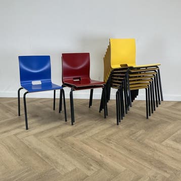 complete set van 10  kantinestoelen, blauw - geel en rood, Gebruikt, Zwart