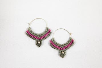 Macramé Oorringen - Grijs / Fel Roze - Handgemaakt van Du.., Ophalen of Verzenden, Nieuw