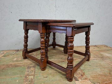 Bijzettafel - Eik - Twee krukje/ bijzet tafel