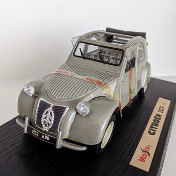Maisto 1:18 - Voiture miniature - Citroën 2CV (1952)