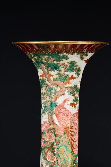 Vaas - Een grote Imari-porseleinen vaas van 60 cm hoog met