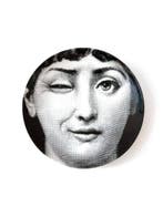 Fornasetti - Piero Fornasetti - Assiette murale (2) - Tema e, Antiquités & Art