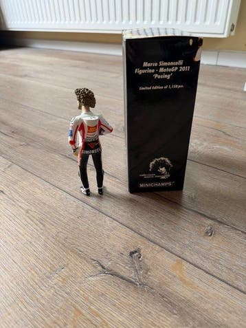minichamps - Figuur - Simoncelli Posing - an, Hobby en Vrije tijd, Nieuw