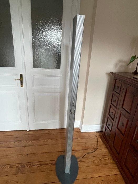 Artemide - J. van Lierde - Kolom vloerlamp - Echos -, Antiek en Kunst, Antiek | Verlichting