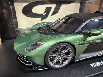 GT Spirit 1:18 - Voiture de sport miniature - Aston Martin