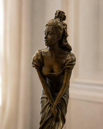 Sculpture, Elegante bronzen damesfiguur – cire perdue /