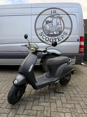 ScooterA-klasse (Geen Rijbewijs Nodig!), Vélos & Vélomoteurs