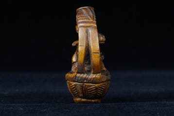 Vente aux enchères absolue - netsuke de lapin dans un panier, Antiquités & Art