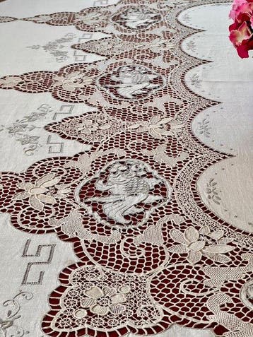 Magnifique nappe avec 12 serviettes, dentelle et lin,, Antiquités & Art