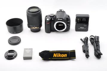 Nikon D5000 (Shutter Count : 1,706)  AF-S Nikkor