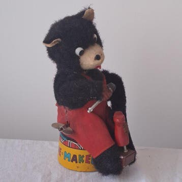 Toy Nomura - Little Shoemaker Bear, Boxed - Opwindbaar