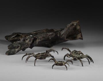Okimono ensemble de 3 crabes sur bois flotté - Bois, Bronze
