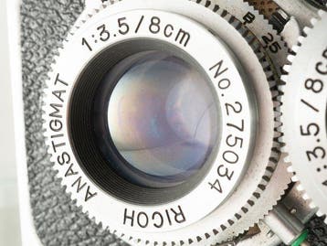 Ricoh Flex Model VII Twin lens reflex camera (TLR)