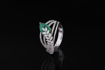 Ring - 18 karaat Witgoud - 2.20ct. tw. Smaragd - Diamant, Nieuw